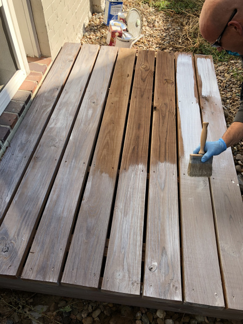 clean_paint_brushes_with_mineral_spirits